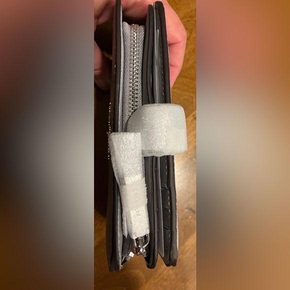 Kate Spade Lena Pebbled Leather Mountain Gray Medium Compact Wallet New With Tag - Picture 5 of 7